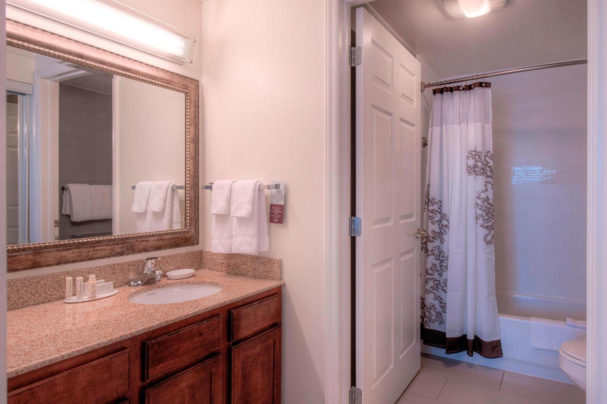 Residence Inn By Marriott Raleigh Crabtree Valley Екстер'єр фото